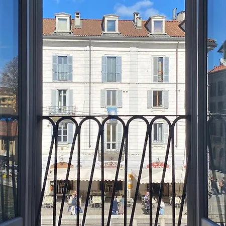 Canal View Historical Apartment Milan